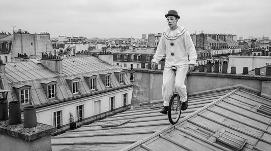 Un clown sur le toit